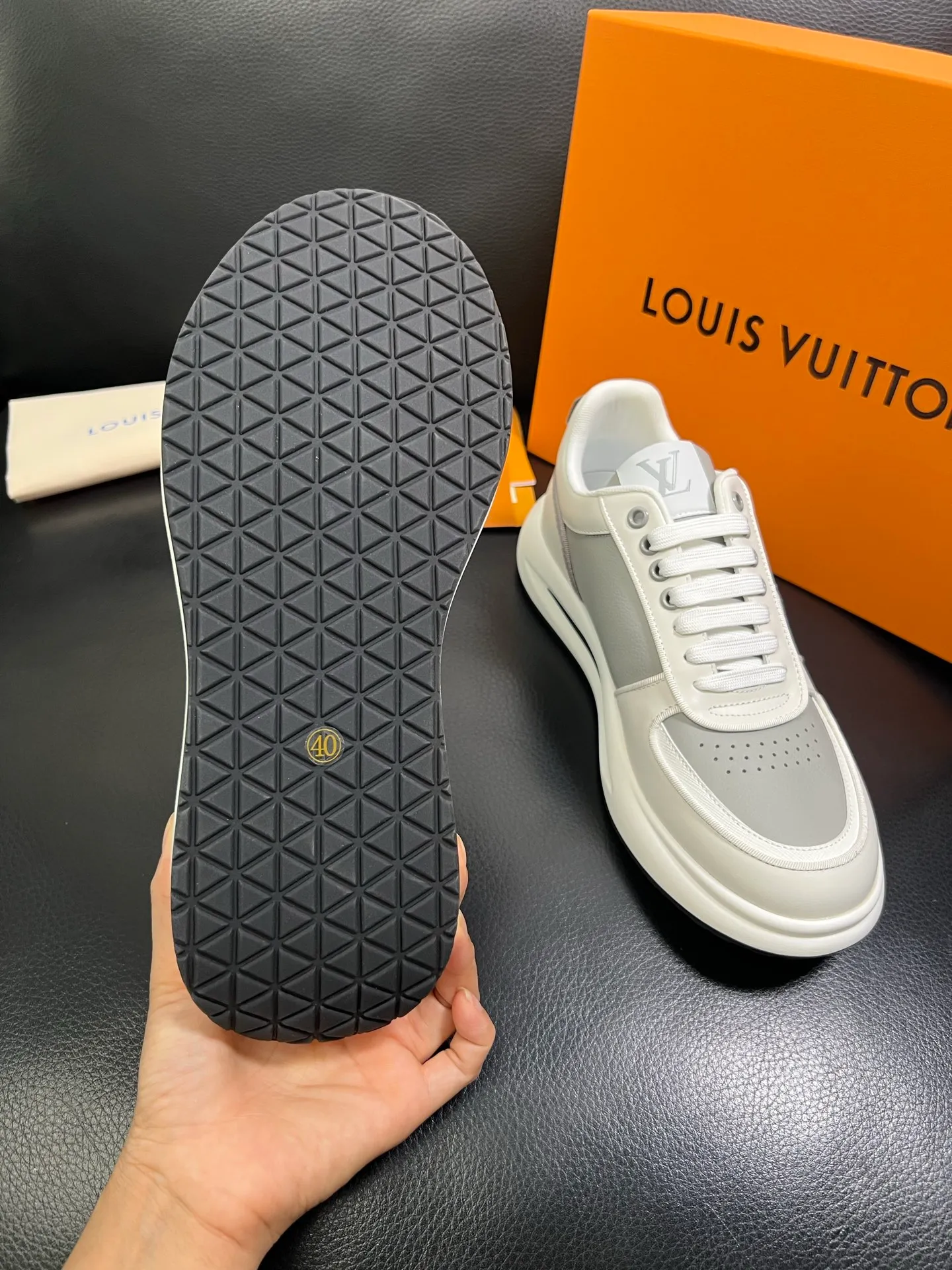 Men's shoes💰800 Lv 🔍Top purchasing agent🇮🇹 Louis Vuitton, the sports sneaker counter is synchronized, the uppers are imported from Italy, high-quality splicing colorful and complex crafts, the imported mesh padding is soft and comfortable, soles: original soles specially provided by the original factory, T men's men's shoes 💰U exclusive movable molded soles are super comfortable, original factory and single goods, 🔍🔍high quality, you can enter and exit the counter at will, welcome to compare, code number 38-44 (customized 45) 85871